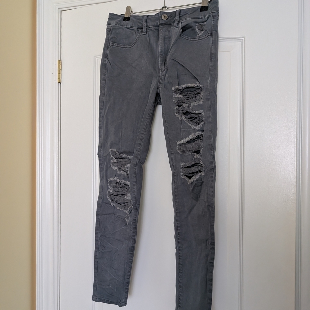 American Eagle Gray Distressed Skinny Jeans Size 6 Short